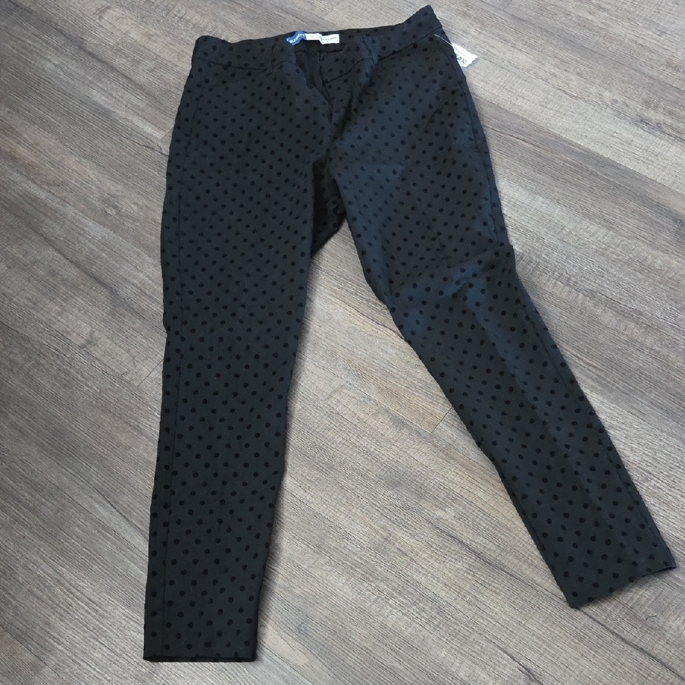 Old Navy Black Polka Dot Pixie Skinny Pants